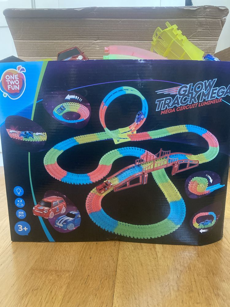Pista de Corrida de Carros Glow Track
