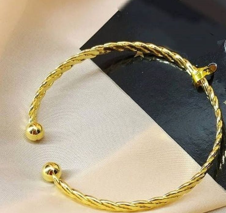 Новий браслет гарний