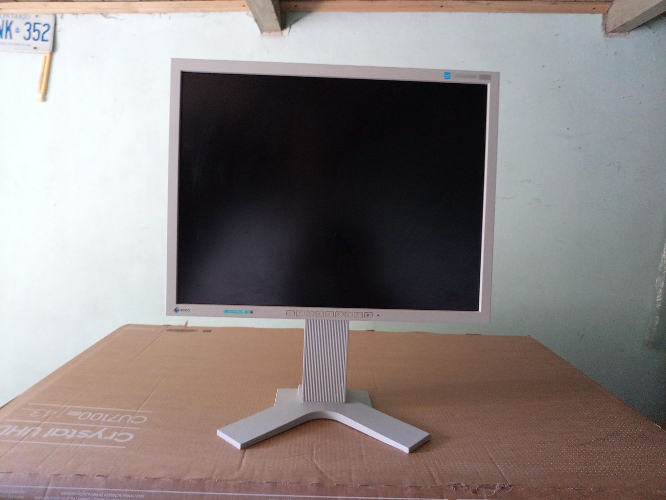 Монітор 21'' EIZO FLEX SCAN S2100