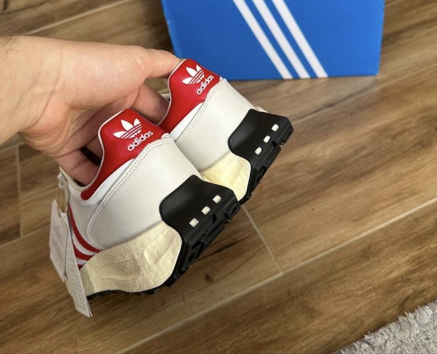 Кроссовки Adidas Retropy E5 кросівки адідас 46..48