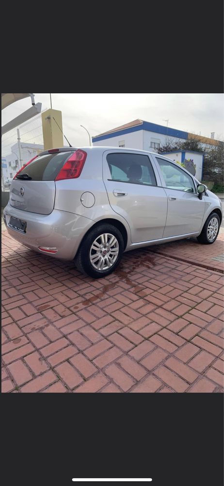 Fiat Punto 1.2 gasolina 2018 - Financiamento/Garantia