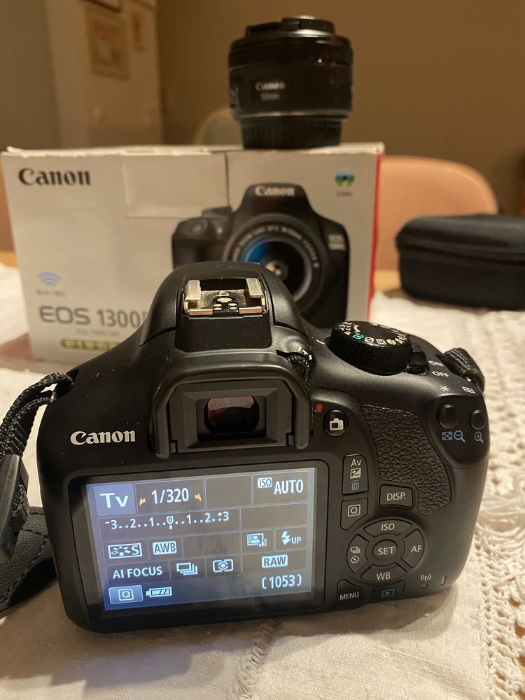 Canon 1300d com kit lens + lente 50 mm