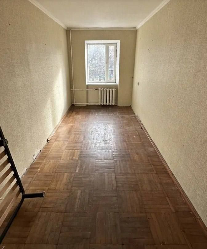 Продам 2-комнатную квартиру напротив парка Горького