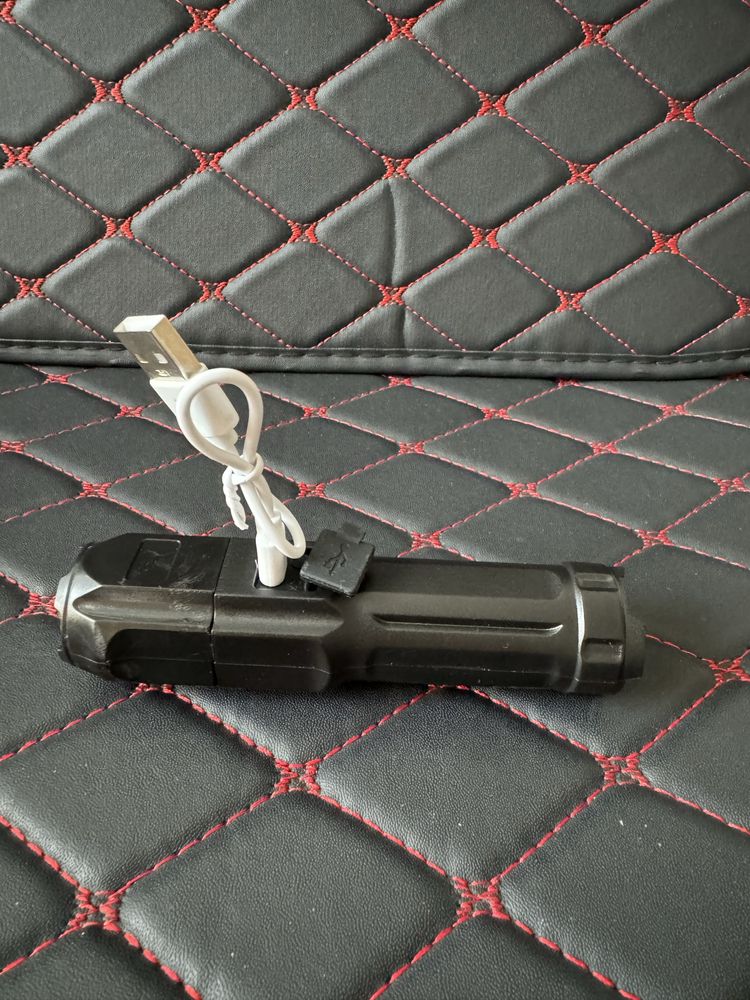 Latarka USB 3 trybow