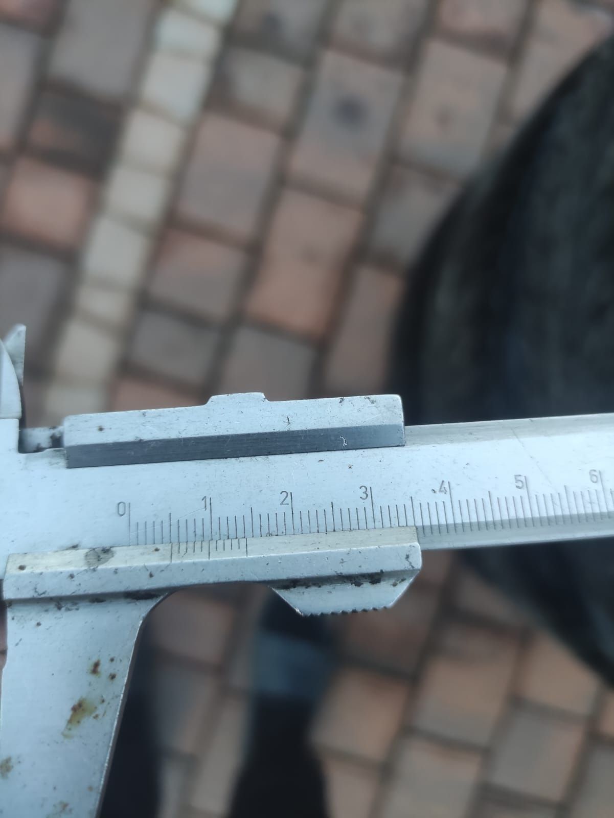Opony Nokian 235/60 R18 zimowe 200zł komplet