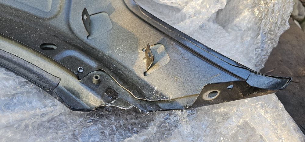 Audi e-tron переднее левое крыло