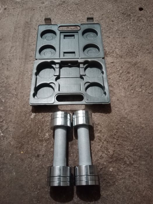 Zestaw do ćwiczeń, hantle 2 x 2,5 kg.