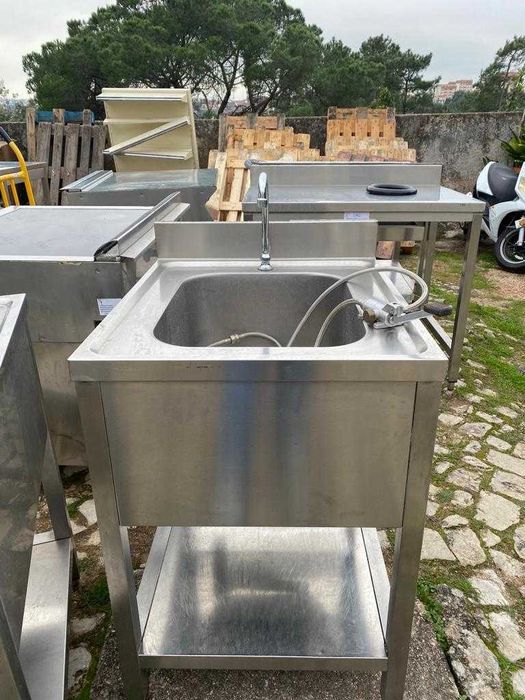 Bancada Lava-mãos Eletrolux c/ Cuba 60x70x85 cm c/ misturadora de pé.