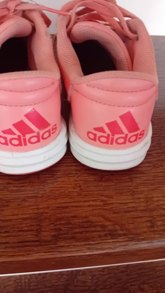 Adidasy dla dziewczynki