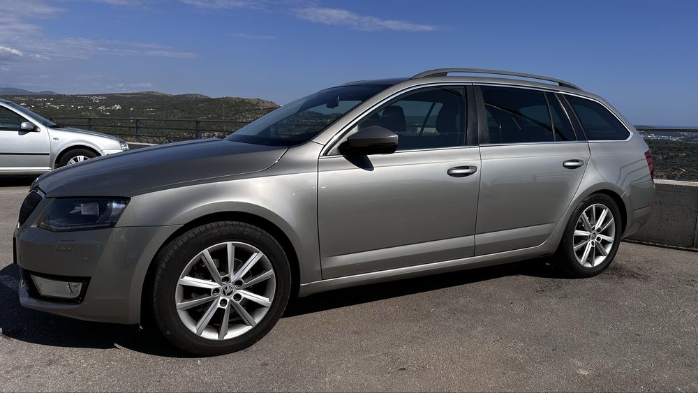 Octavia 2.0 TDI Xenon Canton Pół skora duża Navi El klapa