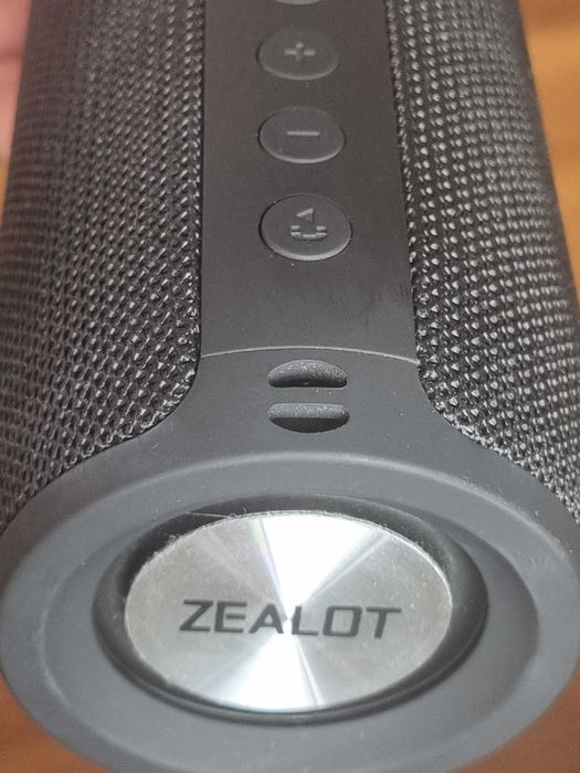 Głośnik bluetooth nowy (z radiem) ZEALOT