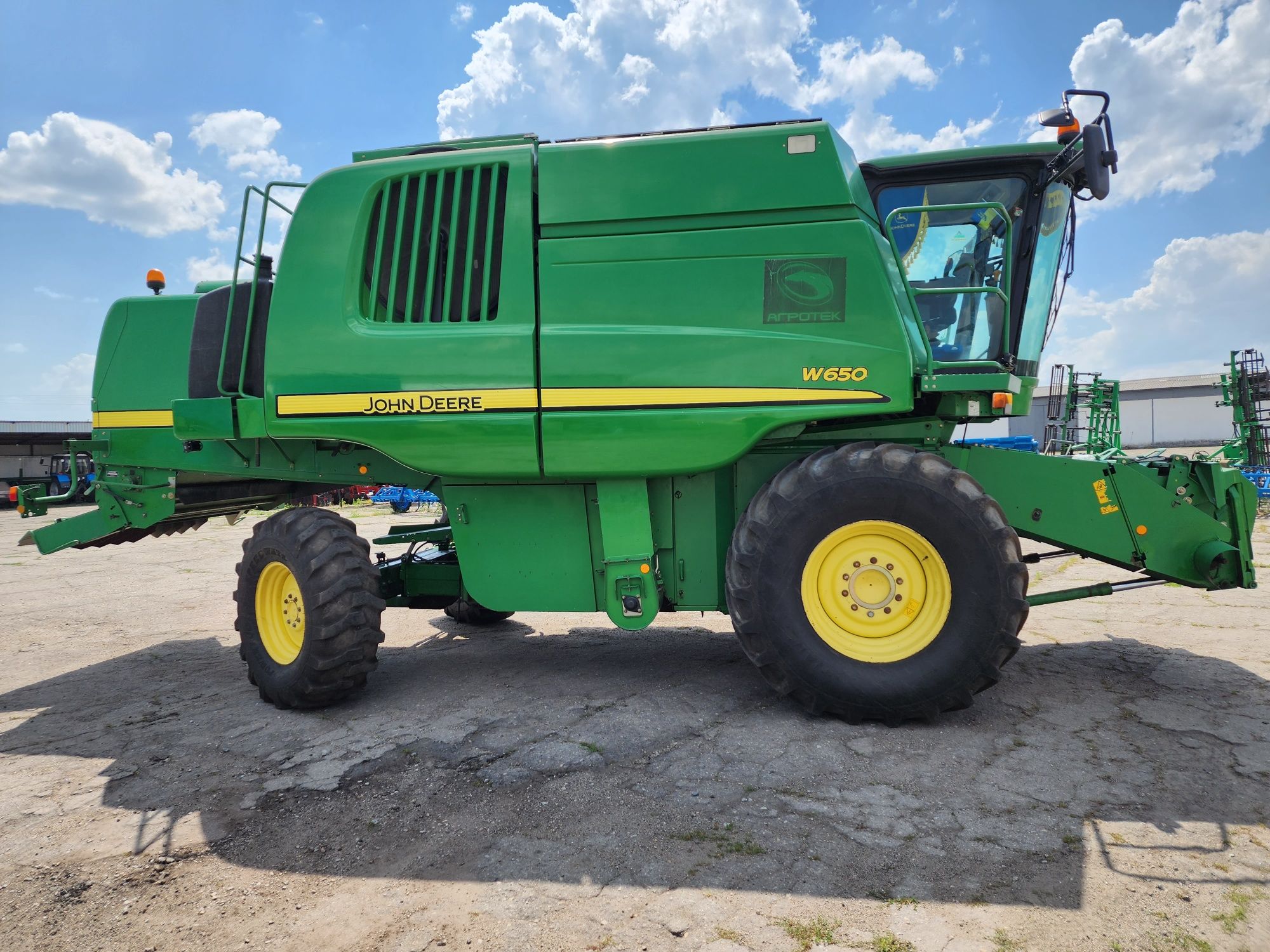 Комбаїн John Deere w650