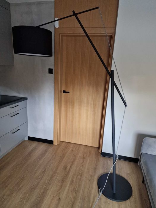 Lampa podłogowa regulowana TOKIO duża czarna