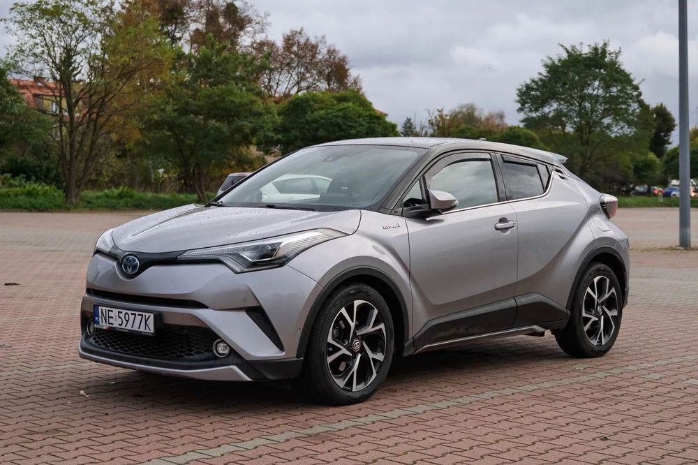 Toyota C-HR Toyota C-HR • 2018 • 1.8 Hybrid / 122 KM • Srebrny • Hatchback
