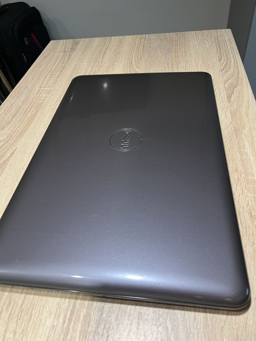 Продам ноутбук Dell Inspiron 17