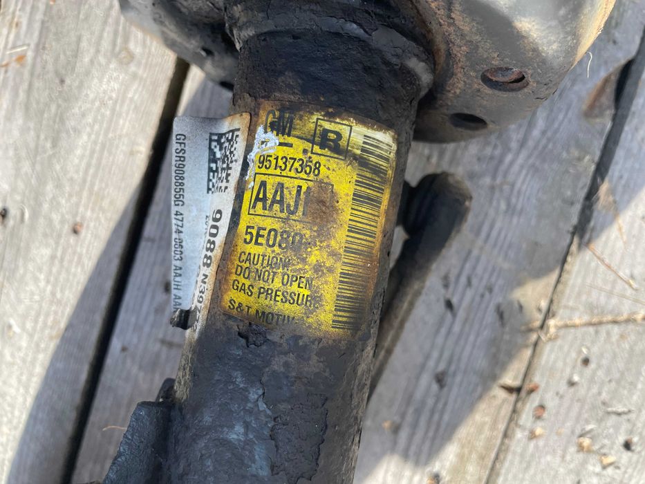 Opel Mokka 1.6 Cdti McPherson Prawy Przód Amortyzator Zwrotnica Piasta