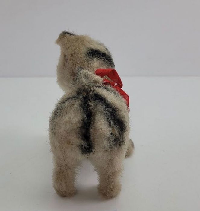 Игрушка механическая Кот с мячиком . 1960 год