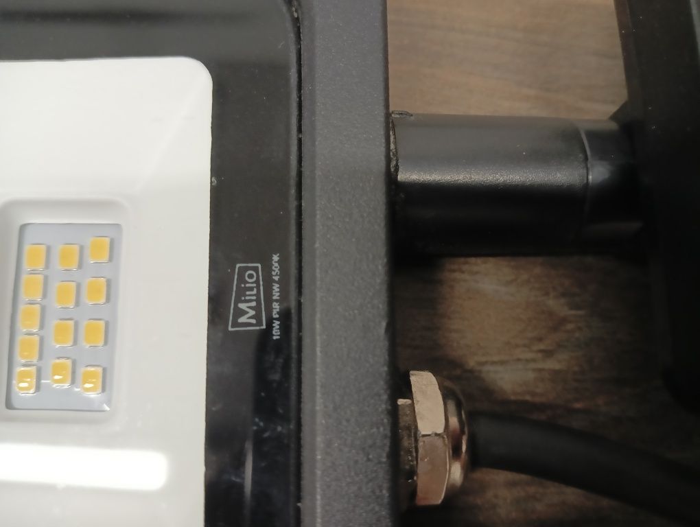 Halogen 230v czujnik zmierzchu i ruchu