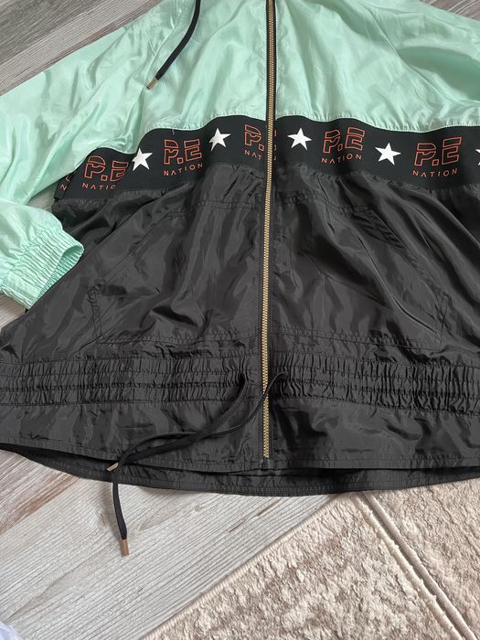 Спортивна вітровка H&M