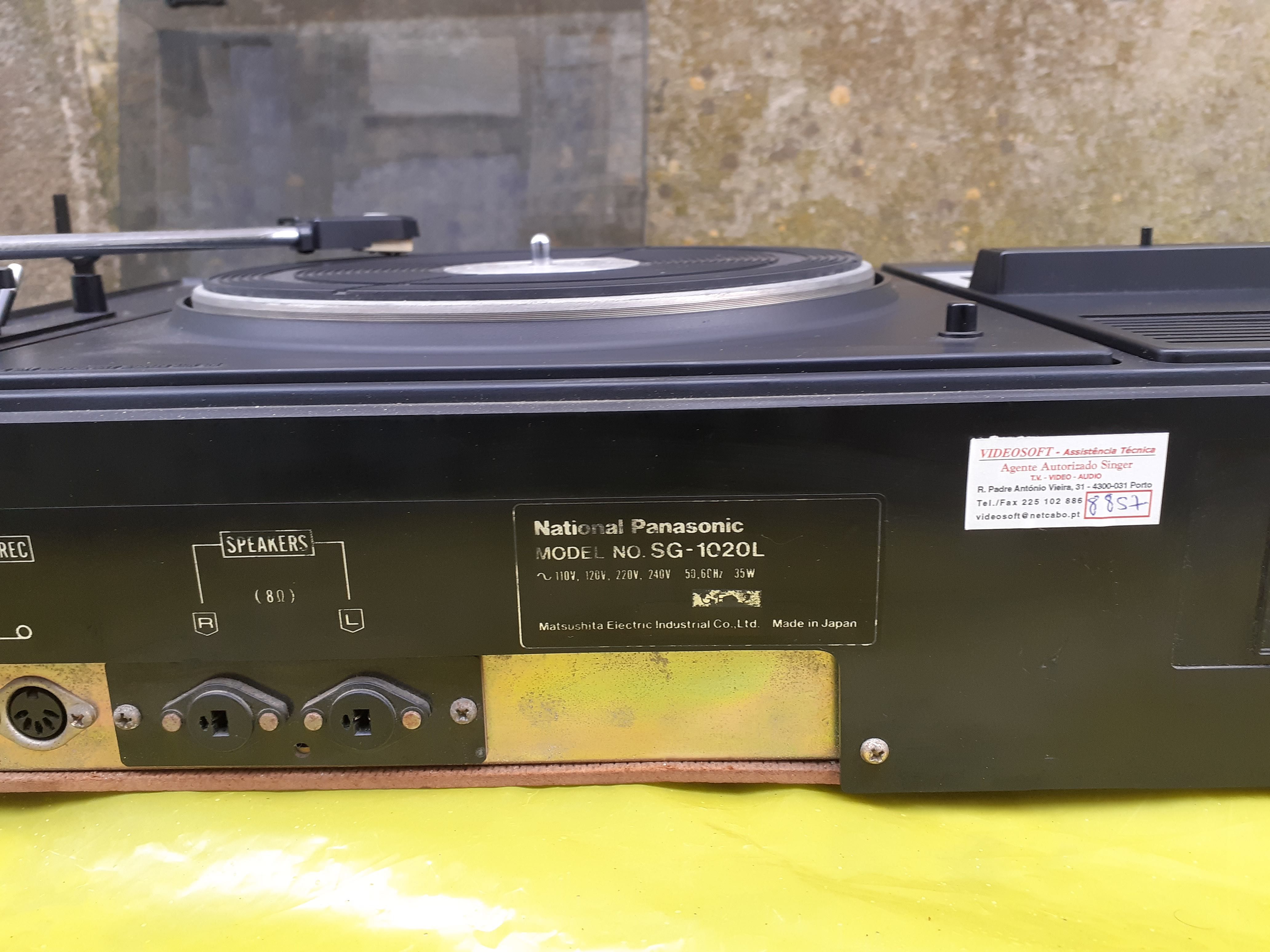 Giradiscos e radio - National Panasonic SG-1020l
