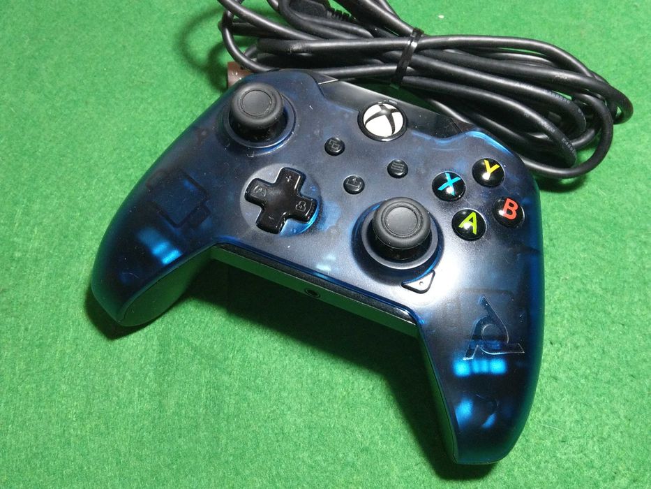 PDP Kontroler przewodowy Xbox PC Pad niebieski transparentny
