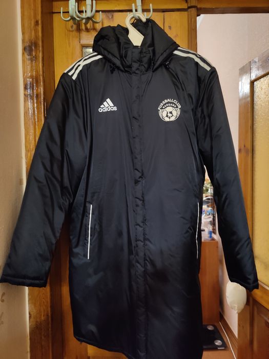 Куртка-пальто, фірми Adidas.Чорного коляру,тепла,для осінньо-зимового