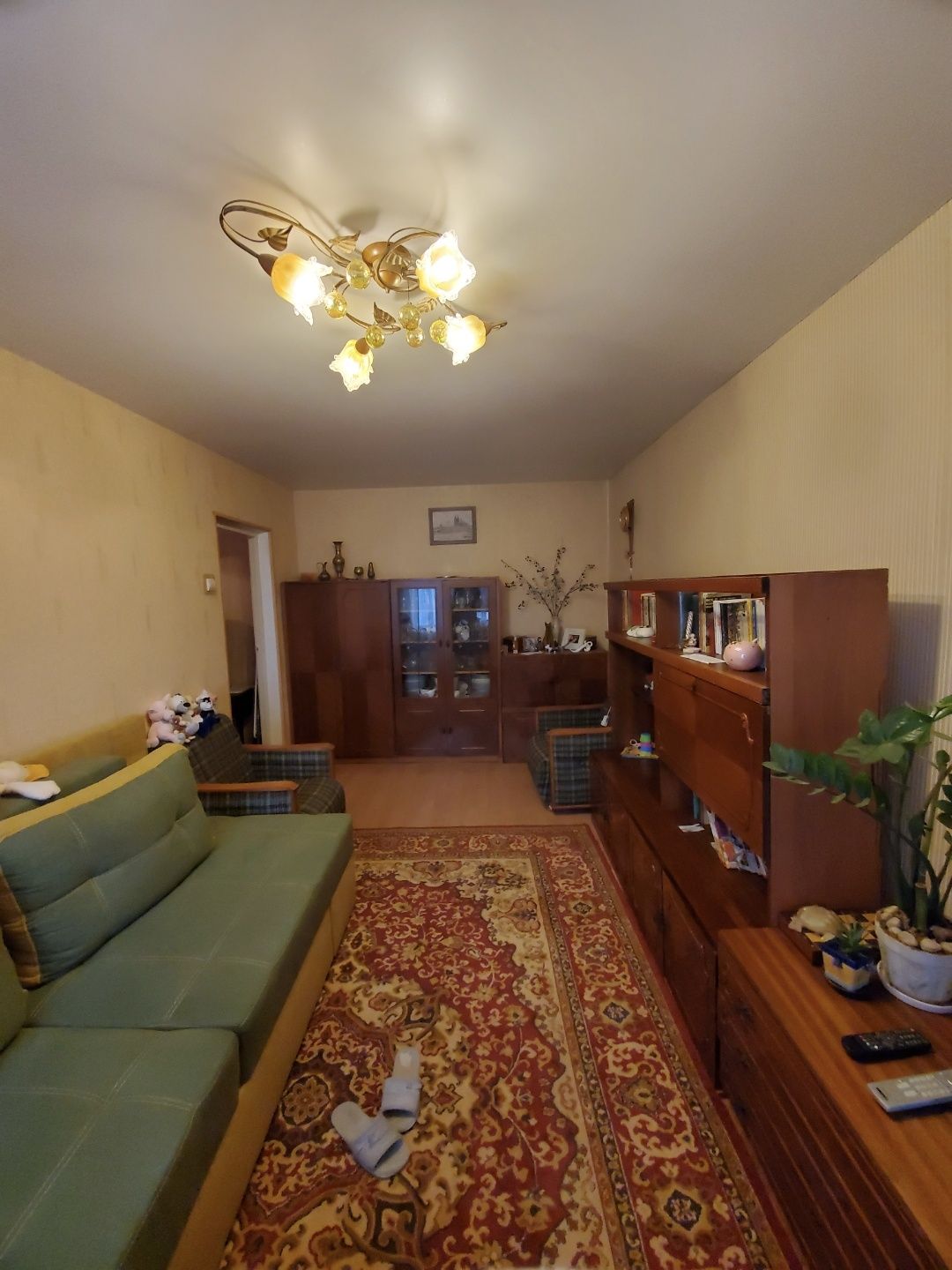 Продам большую 2х на Коммунаре, рядом Парус!