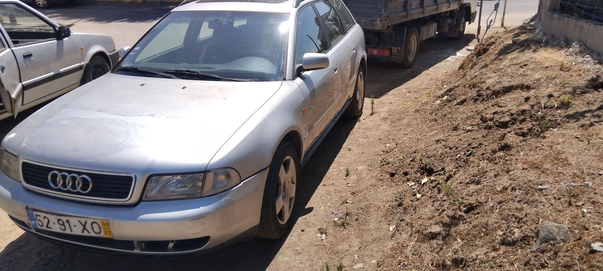 Vendo ou troco Audi motor avariado