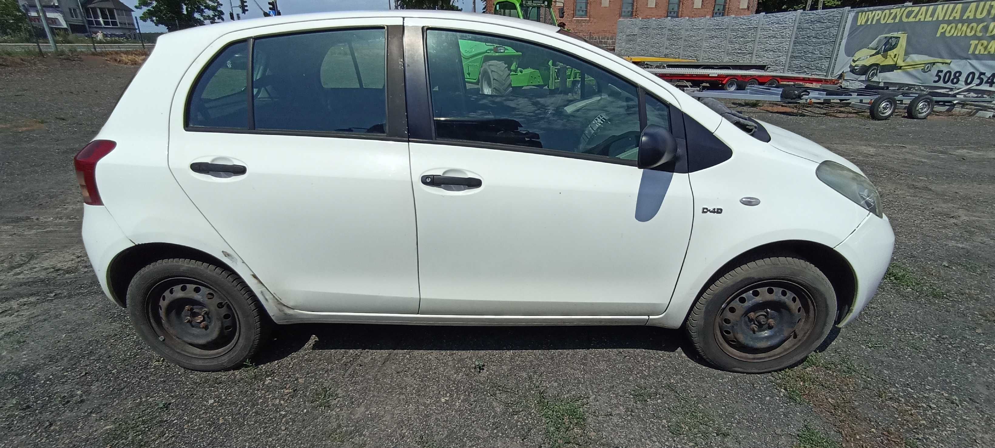 drzwi przód przednie toyota yaris 5d 1.4 d4d lak 068