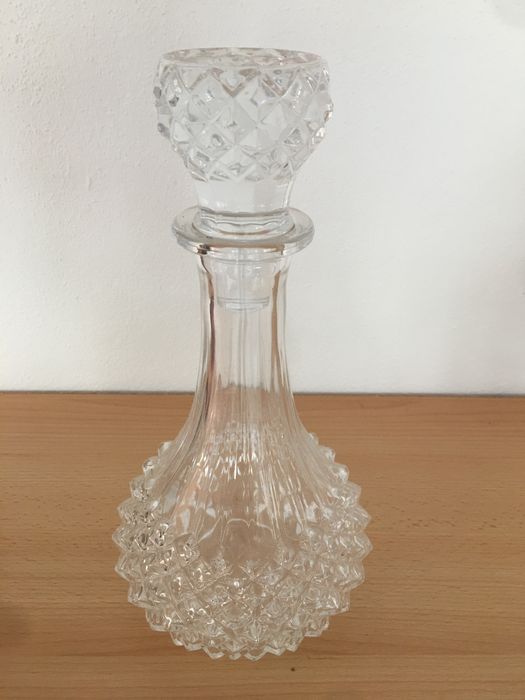 Garrafas e balde gelo em cristal