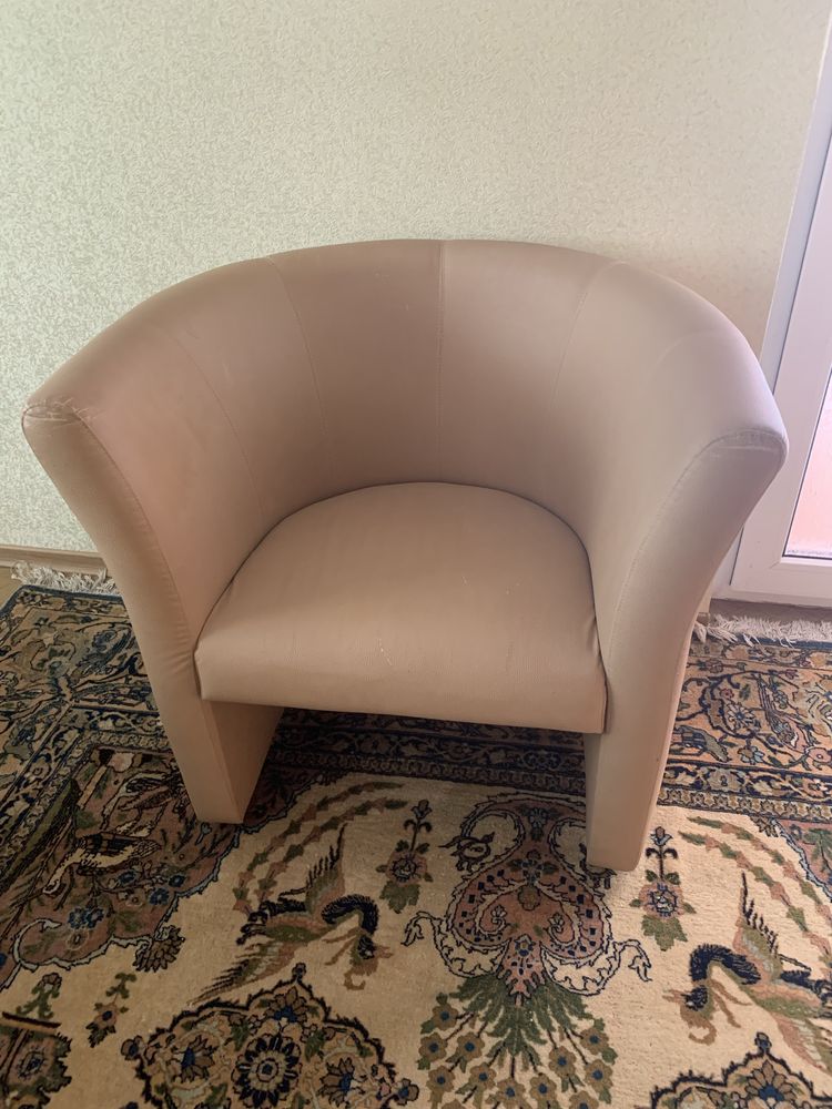 Кресла прочные и удобные