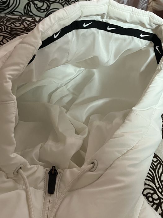 Жіноча куртка Nike Women Sportswear Synthetic-Fill Parka Hooded NFS