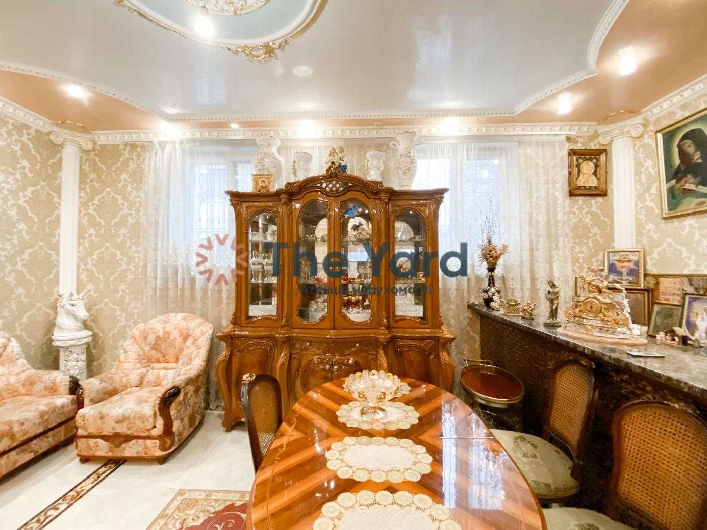Продаж 3-поверхового будинку вул. Оборонна Солом"янський район