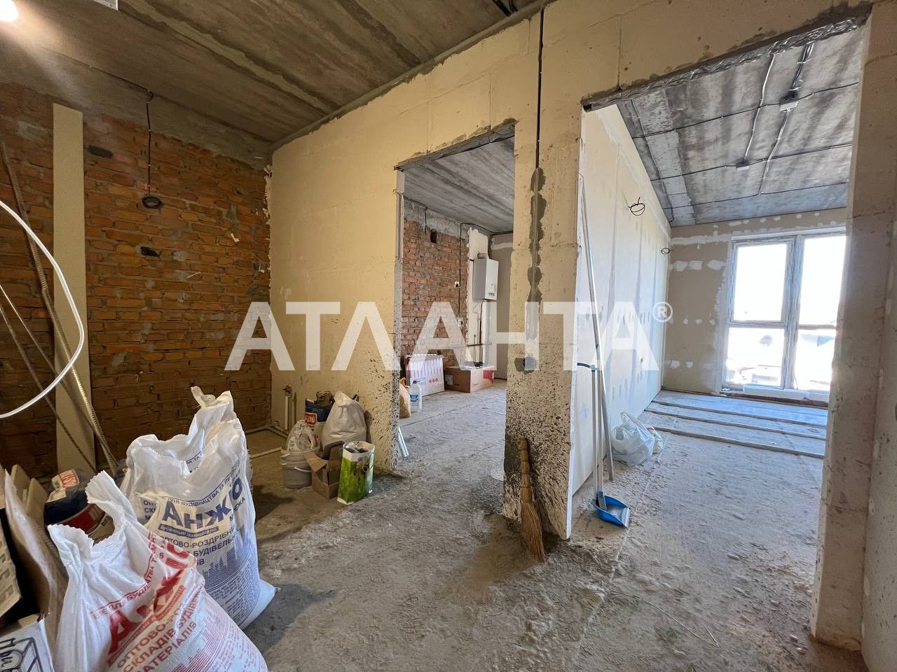 1-кімнатна квартира. Хотів.