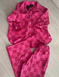 Komplet La Viva różowy, szerokie spodnie, złote guziki