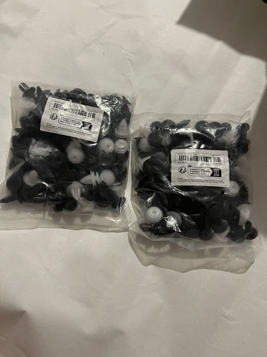 Продам набір універсальних  кліпсів у ваше авто