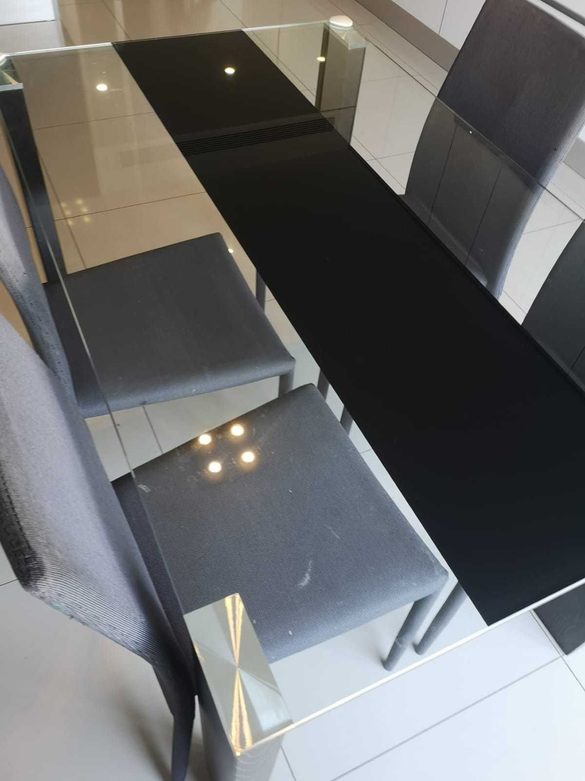 Mesa de jantar/cozinha c/4 cadeiras