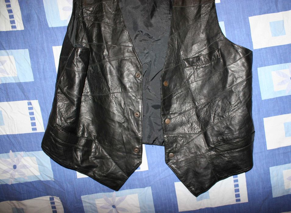 Мужская кожаная жилетка можно для мото