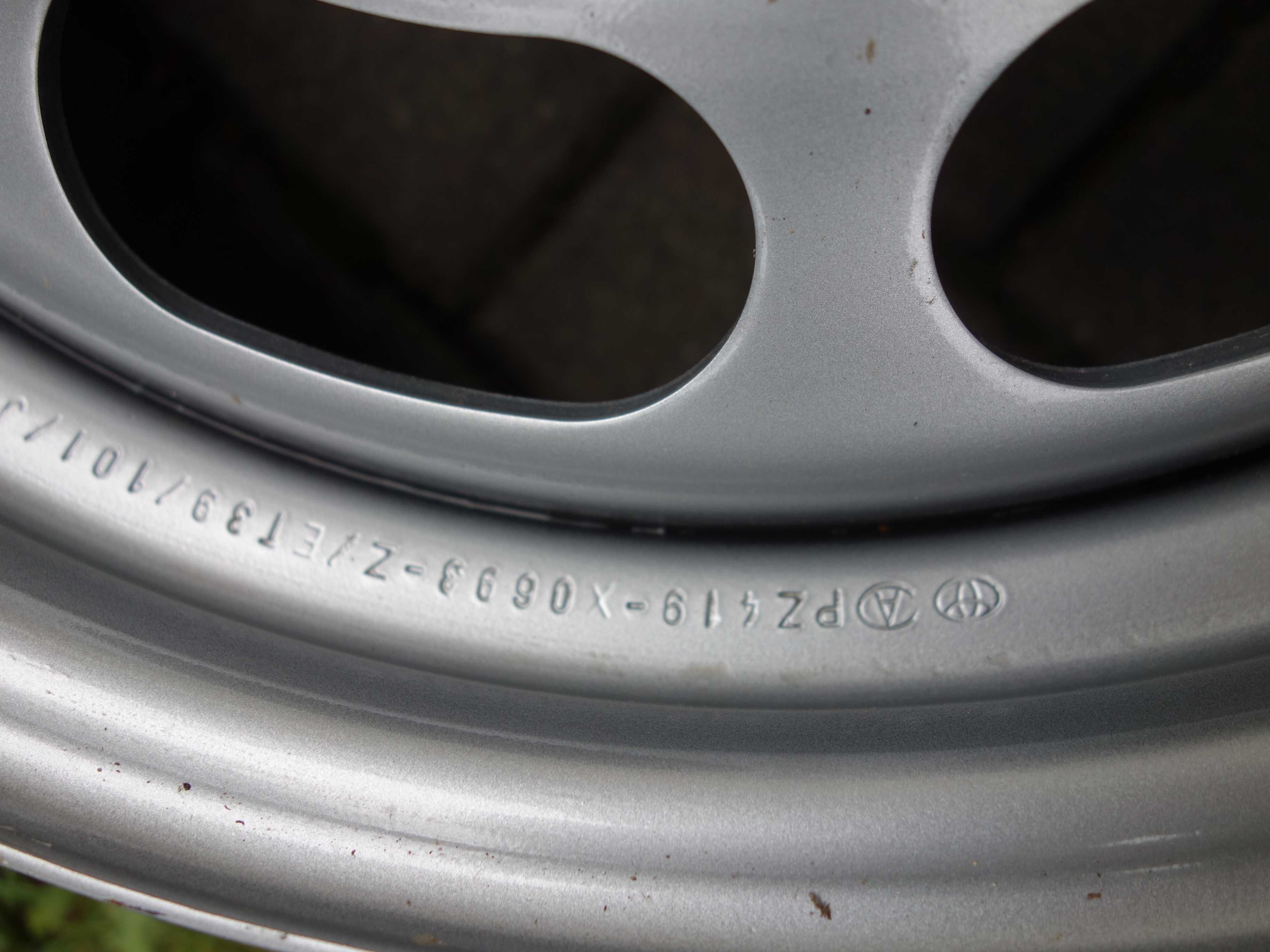 Felgi Stalowe TOYOTA CH-R RAV-4 AURIS Corolla Verso Cross 17''