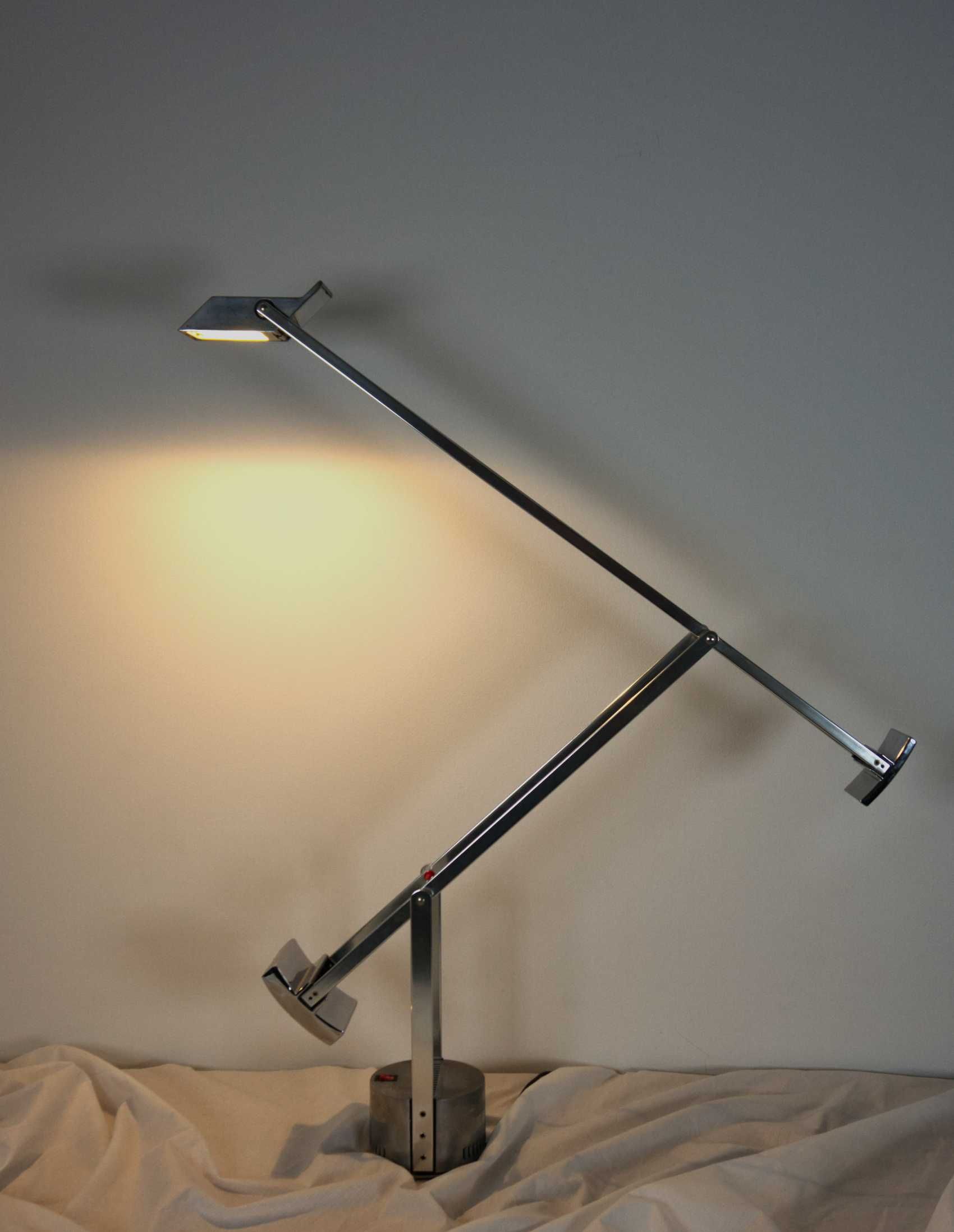 Candeeiro Design Modello Tizio X30 de RIchard Sapper para Artemide