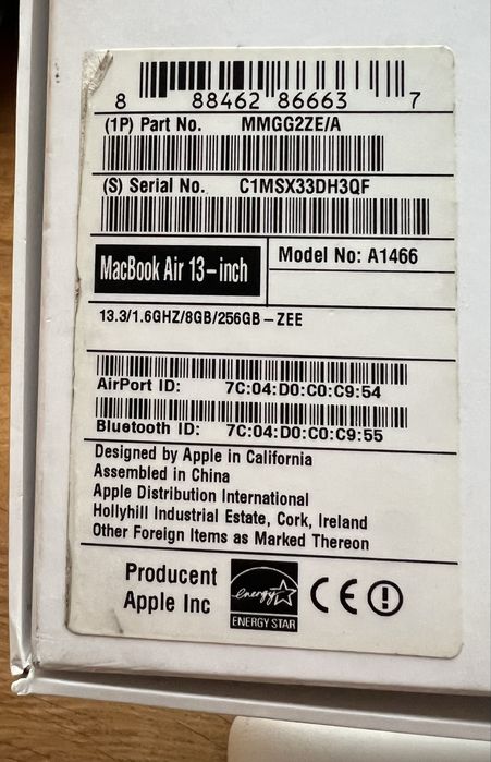 Laptop MacBook Air 13 A1466 Dysk 256GB 8GB RAM malo używany wylogowany