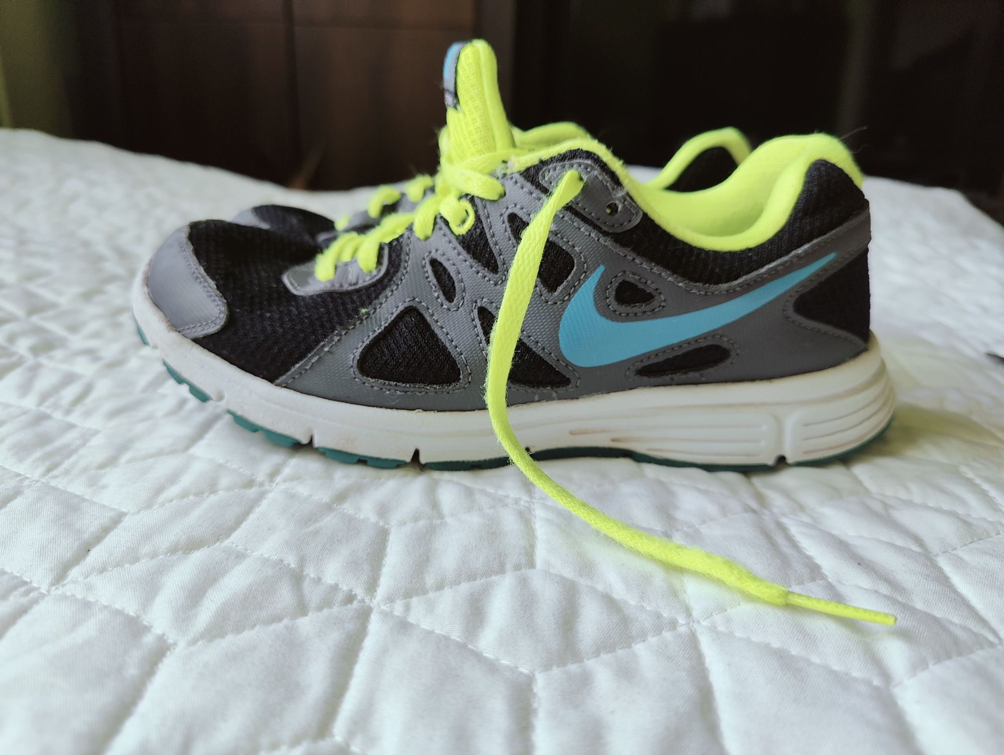Buty dziecięce Nike Revolution 2 rozmiar 37,5