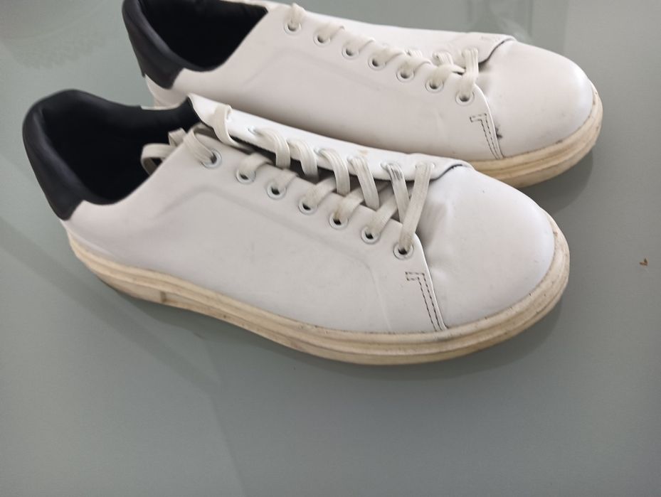 Tenis sapatilhas  - brancas	Zara	Em muito bom estado	Tamanho 41