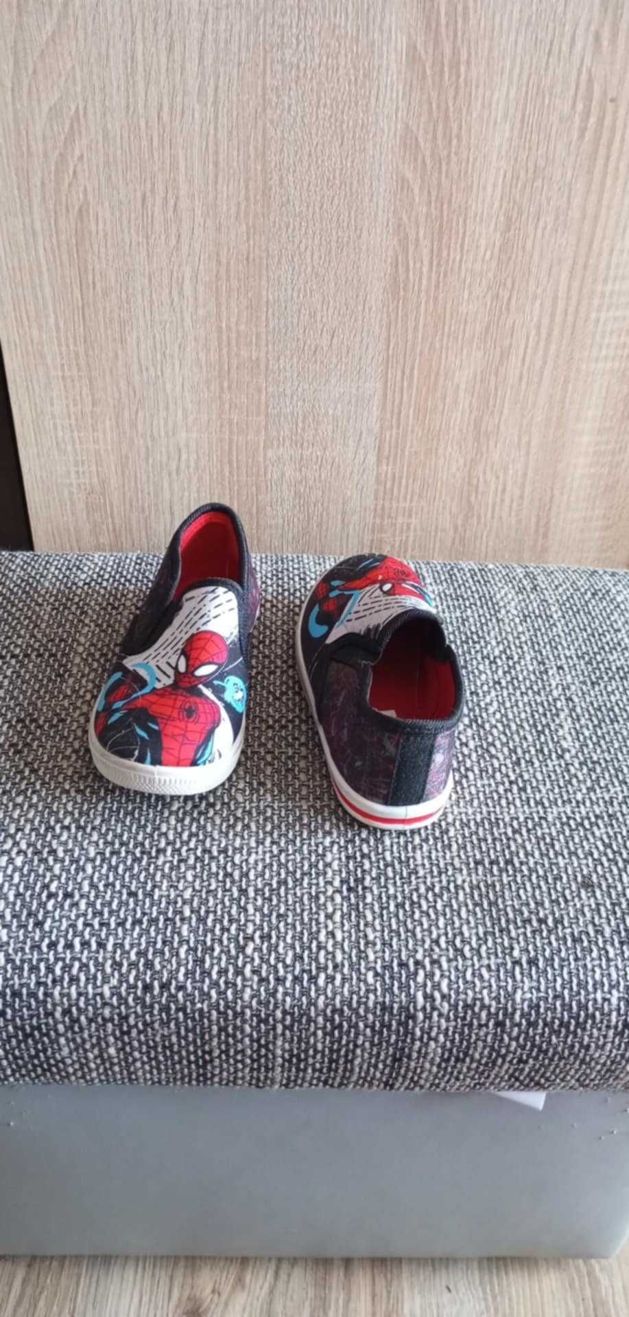 Trampki dla chłopca.