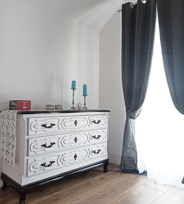 Komoda Ludwik biel i czerń