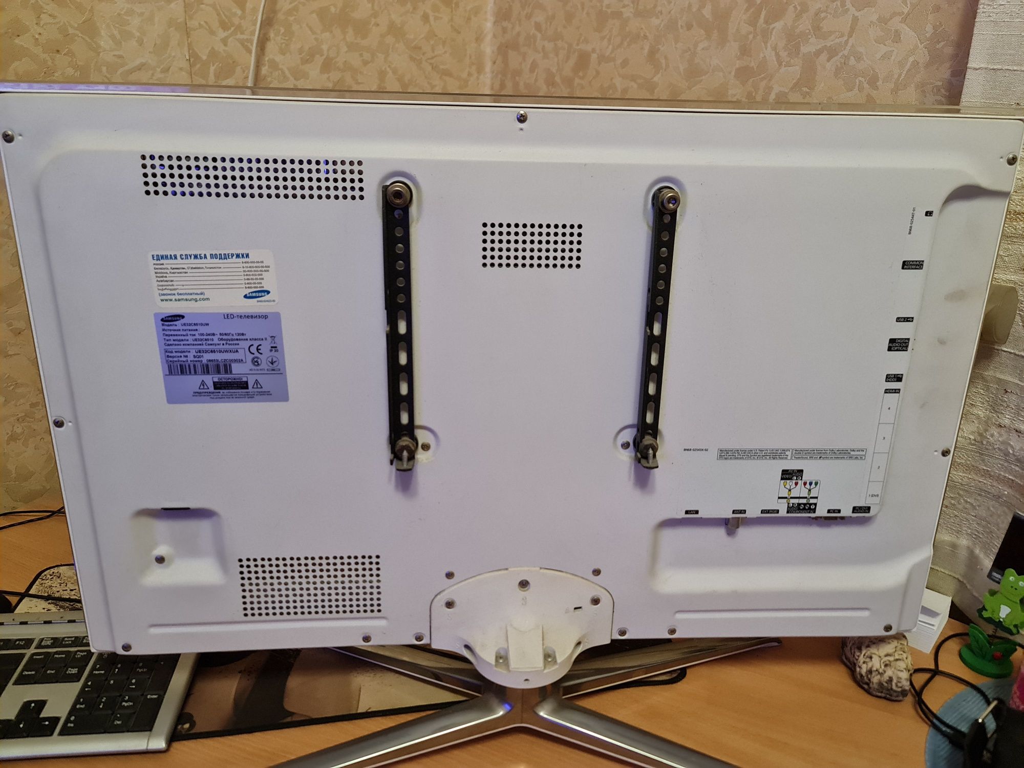 Телевізор Samsung LED 32, модель ue32c6510uw