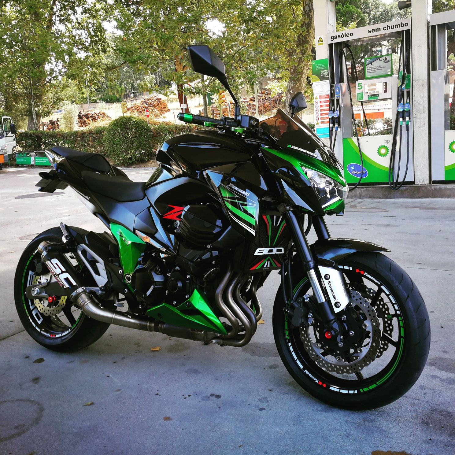 Kawasaki Z800 streetfight