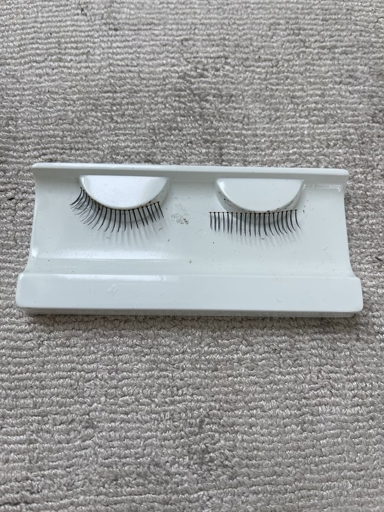 Inglot sztuczne rzęsy 2 rodzaje