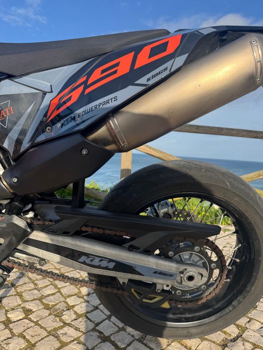 KTM 690 SMC como nova