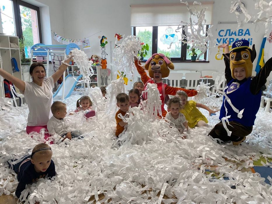 Паперове шоу,  стрічкове шоу у Львові та області